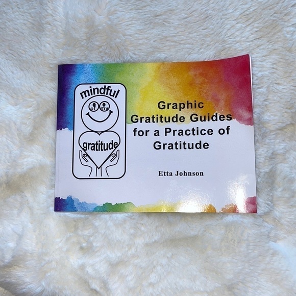 Book graphic gratitude guides for a practice of gratitude by Etta Johnson - Picture 3 of 5